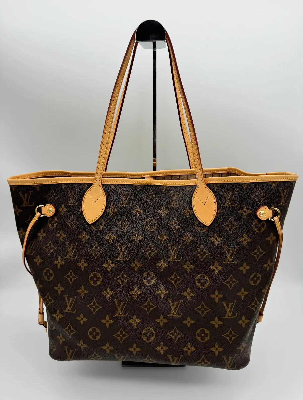 ルイヴィトン
ネヴァーフル